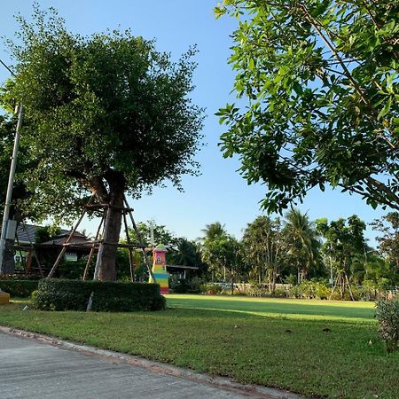 Aranya Resort Chumphon Buitenkant foto